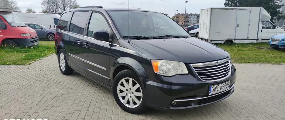 samochody osobowe Chrysler Town &amp; Country cena 56500 przebieg: 238000, rok produkcji 2014 z Rumia